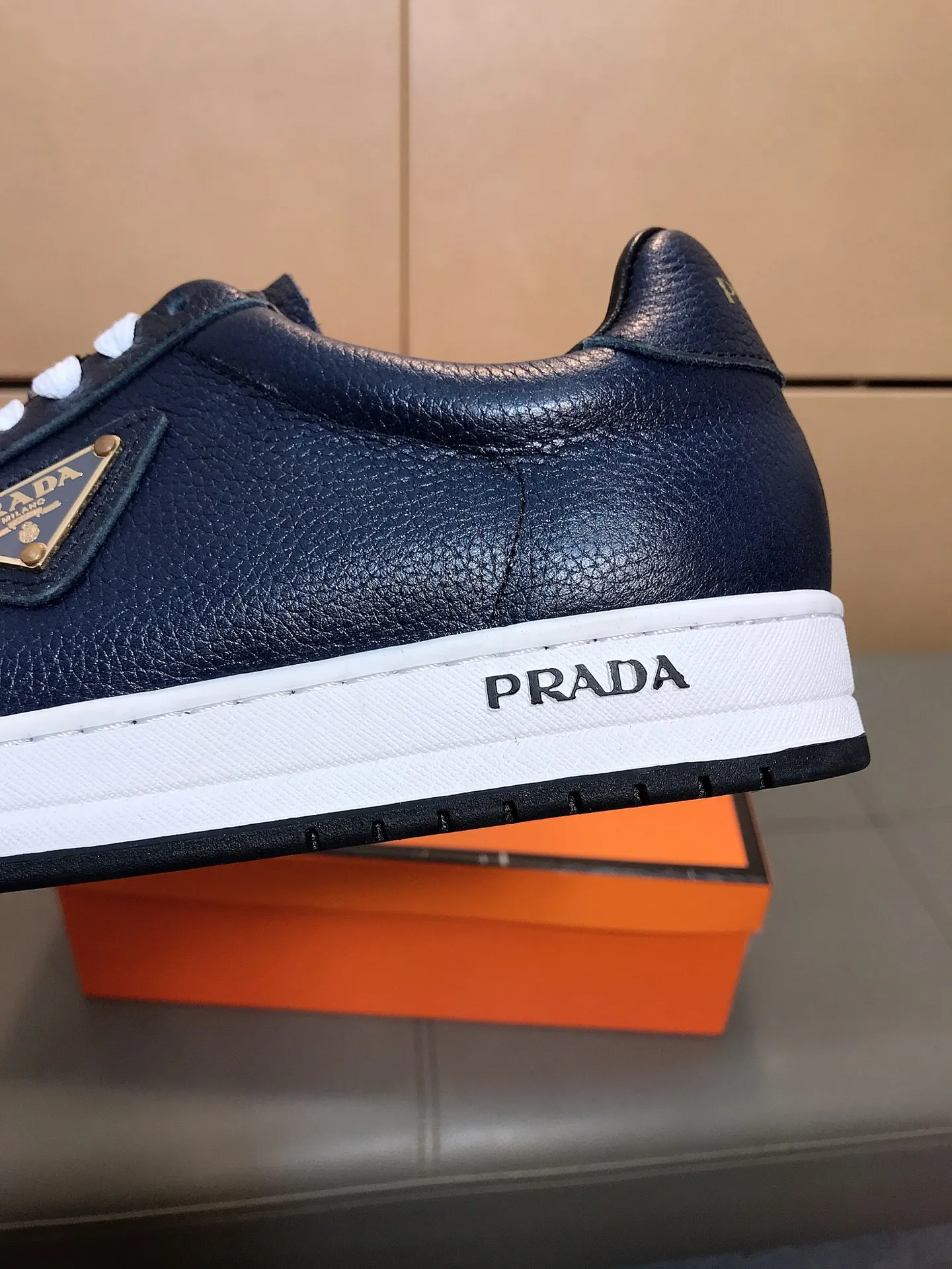 Ex-factory price 380 💎💎🆕Prada's latest casual and fashionable men's shoes👟hot style💥simple and elegant style, exclusive for trendy men. Unique latest brand elements👑, fashionable and generous, the fabric is original imported cowhide, pigskin breathable lining + feet, super comfortable and wear-resistant outsole, classic model taken in kind, size: 38-44